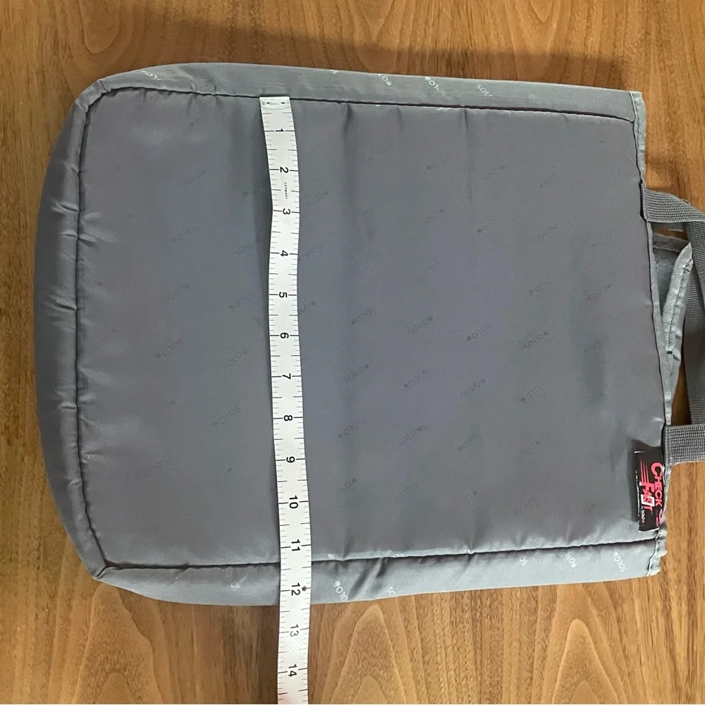 Laptop sleeve